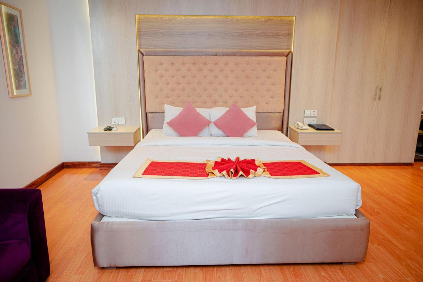 Royal Raj Hotel Rajshahi Exteriör bild