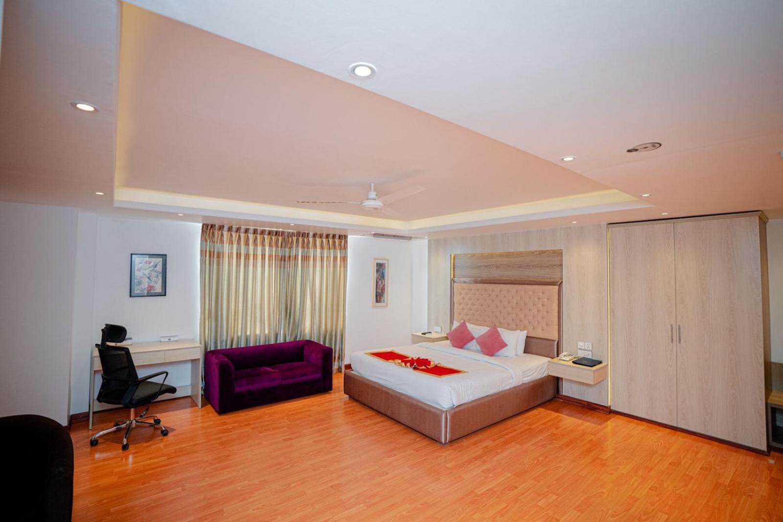Royal Raj Hotel Rajshahi Exteriör bild